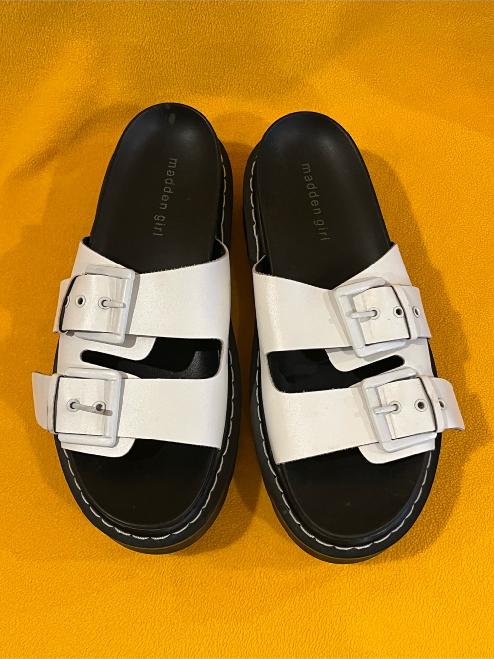 Steve Madden platform slide sandals chunky sole, buckle straps. White, black 8.5 - Picture 4 of 13